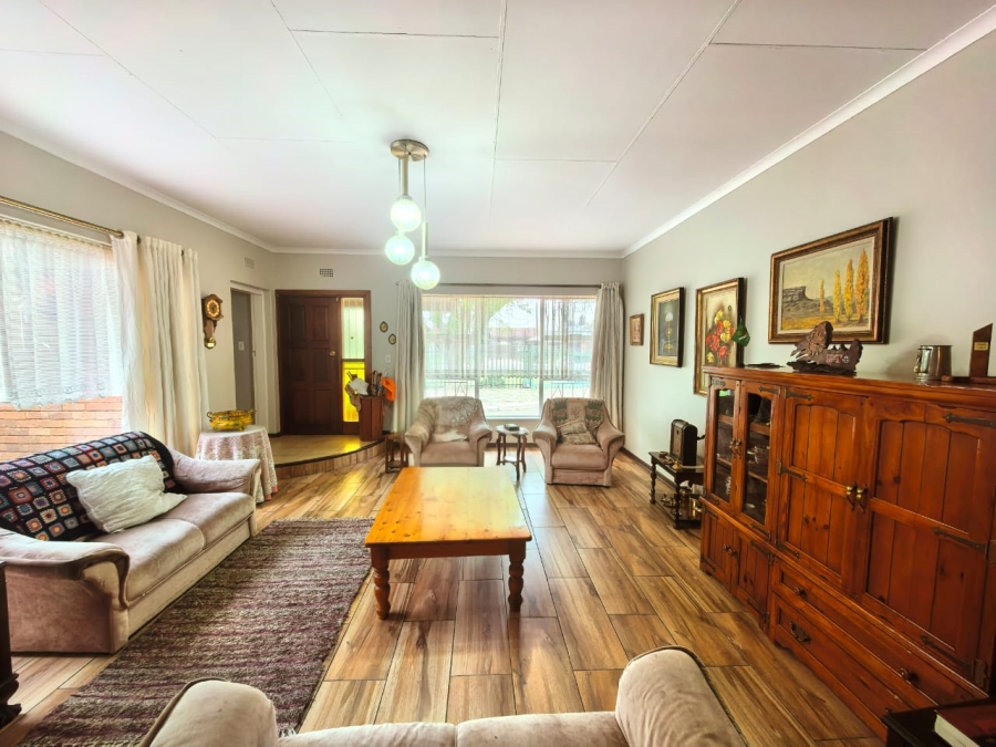 3 Bedroom Property for Sale in Vaalpark Free State